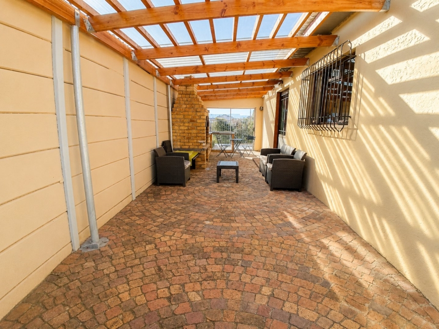 2 Bedroom Property for Sale in Heather Park Western Cape